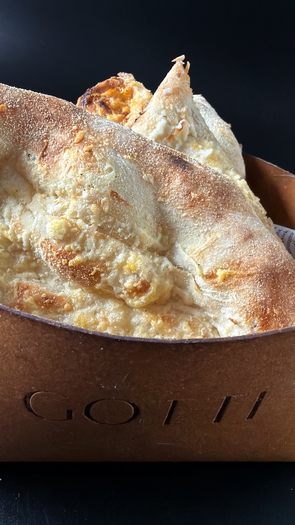 Foccacia cu usturoi și parmezan  250g