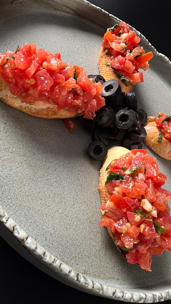 Bruschete cu roșii  4 bucăți – 200g