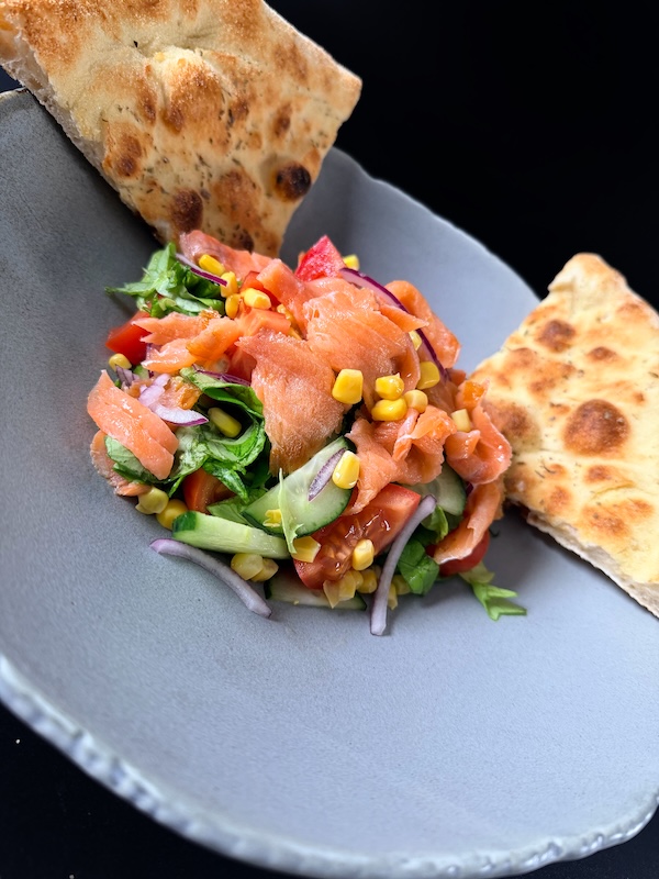 Salată cu somon afumat  400g